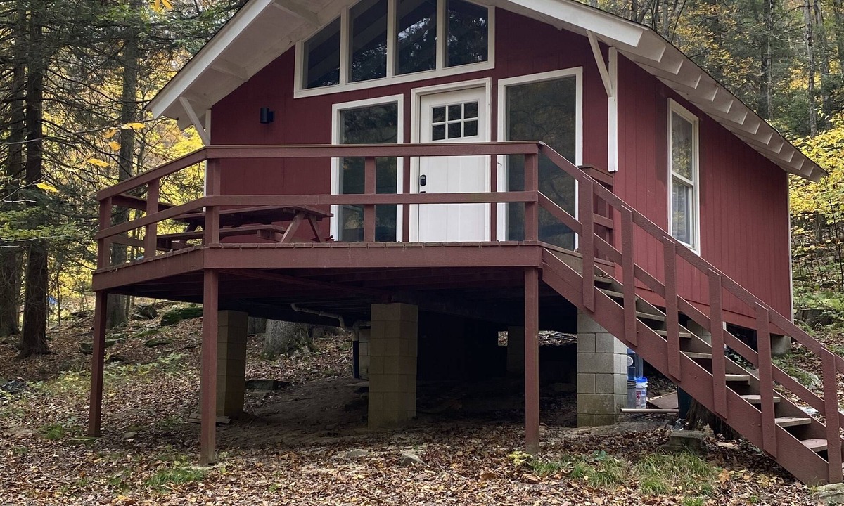 Drifting Cabin | Cozy Cabin Overlooking the River!