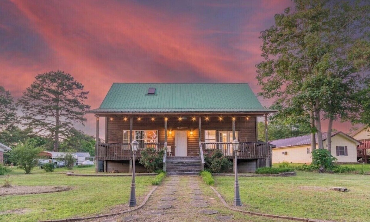 Greers Ferry Cabin | Cozy Cabin