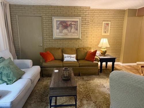 South Side Flats House | Cozy Cabin Vibe in the City