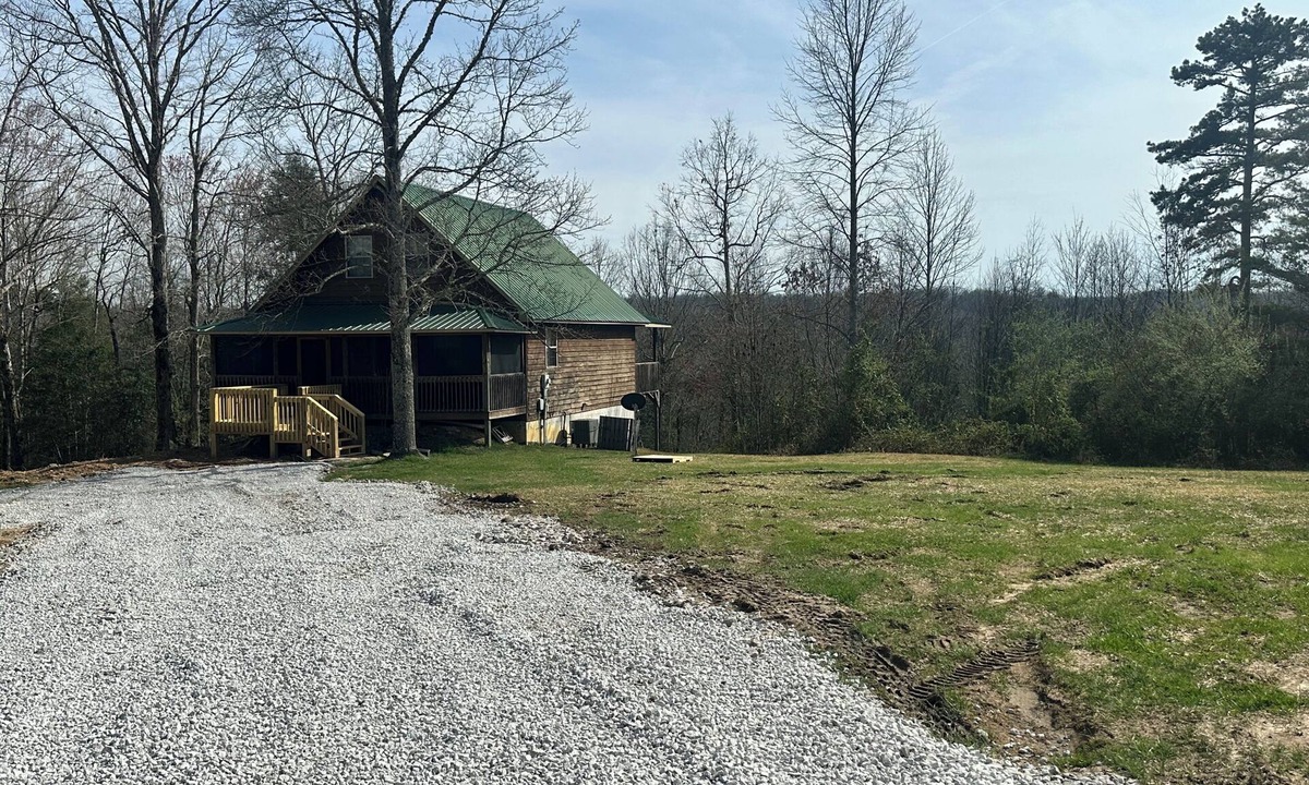 Whitley City Cabin | Cozy Cabin w/Mountain Views – 5 Miles to Cumberland Falls