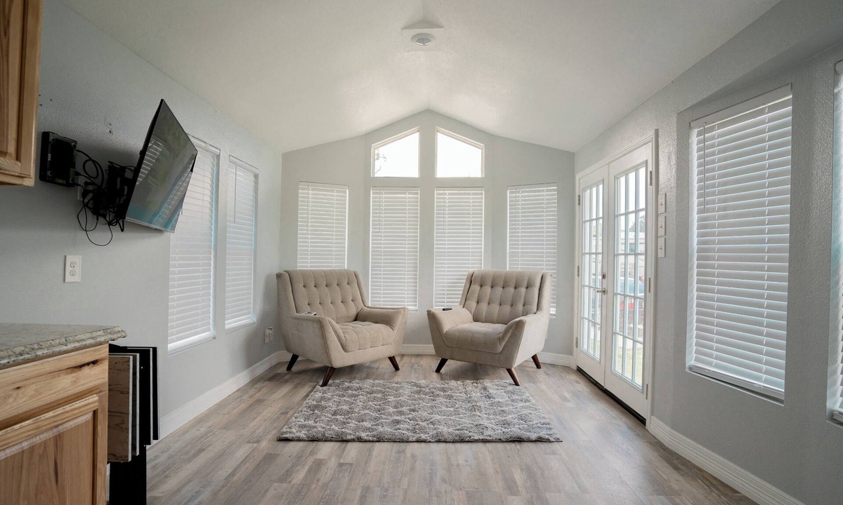 Brazoria Cabin | Cozy cabin with 1 bedroom and WiFi, AC in charming Brazoria