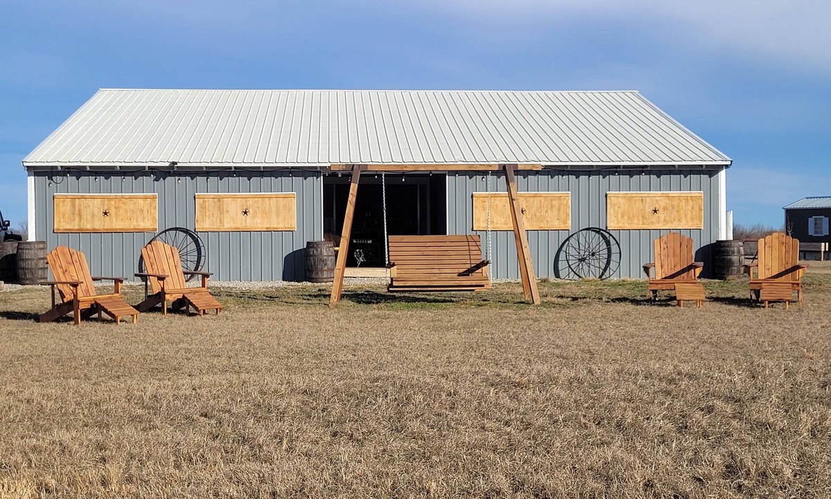 Durant Cabin | Cozy cabin with hot tub just 5 minutes from casino on 36 acres