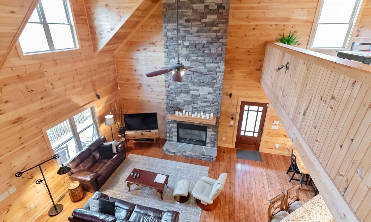 Stem Cabin | Cozy cabin with indoor fireplace