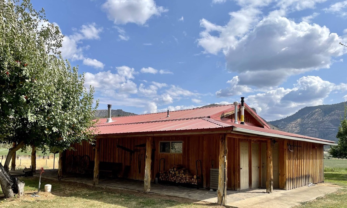 Kimberly Cabin | Cozy Cabin with River Access optional full 50amp RV hook-ups onsite