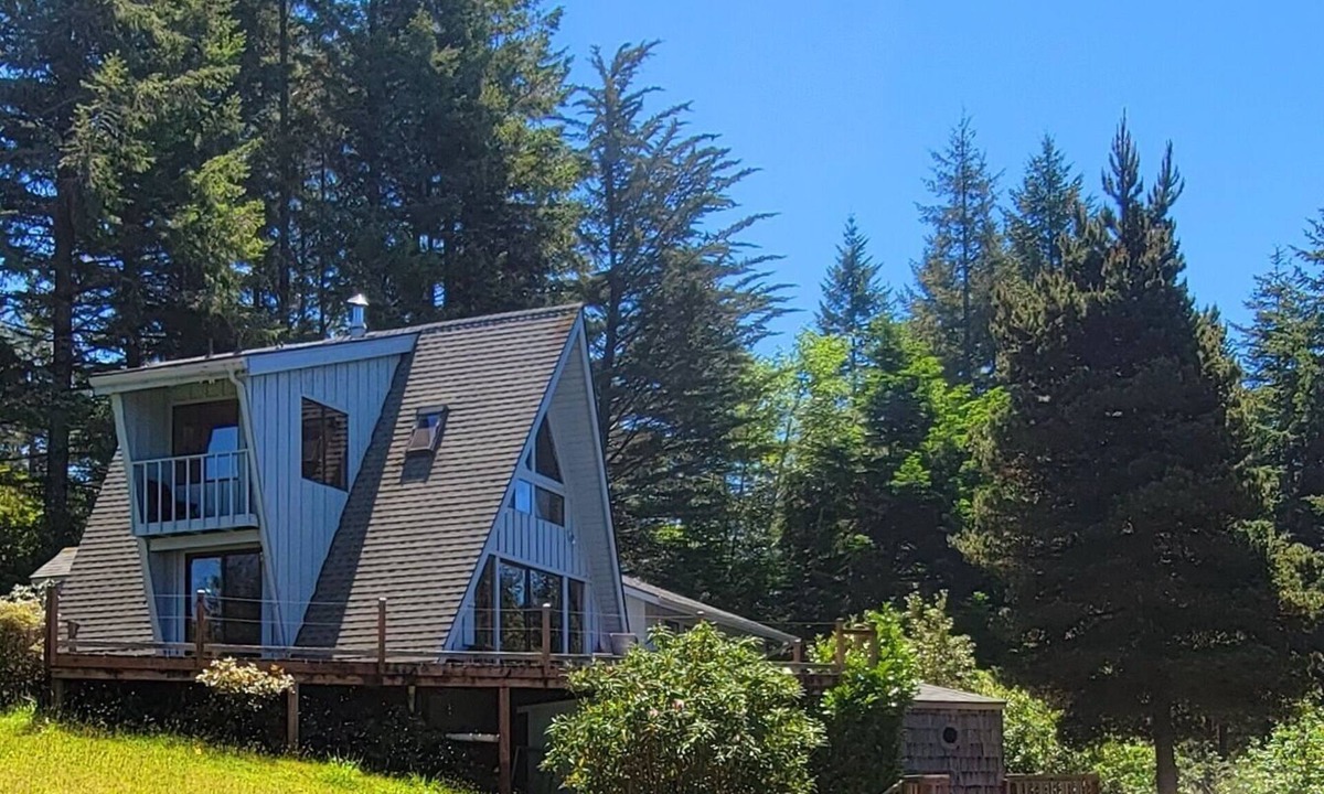 Brookings Cabin | Cozy Cabin with Sauna - Deja Vu