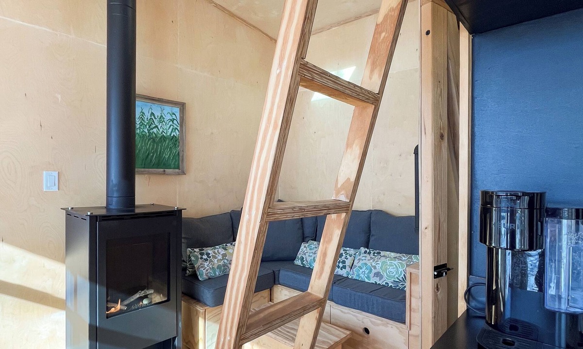 Holmesville Cabin | Cozy Cabin - Your Secluded Cabin Getaway