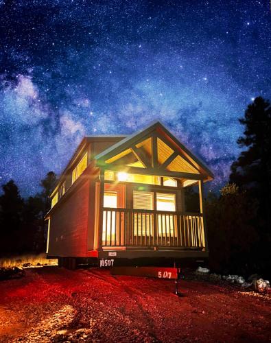 Williams Ski Chalet | Cozy Cabins with a mountain view 2A