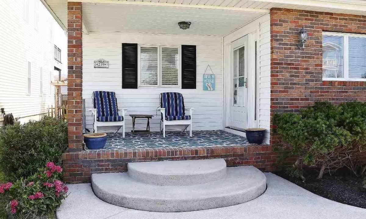 Leeds Point House | COZY CAPE COD 1 BLOCK FROM THE BEACH!