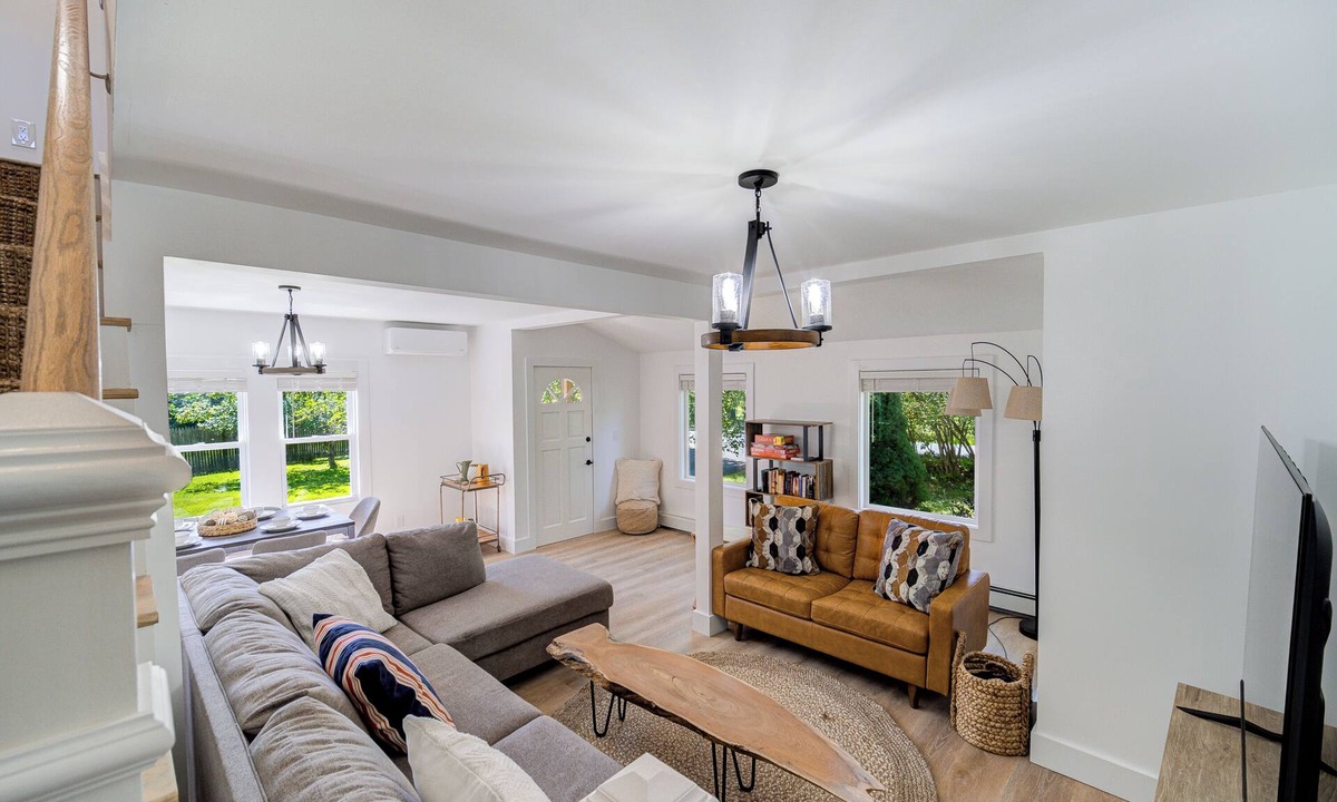 White Lake House | Cozy Catskills Chalet Fire Pit Covered Deck