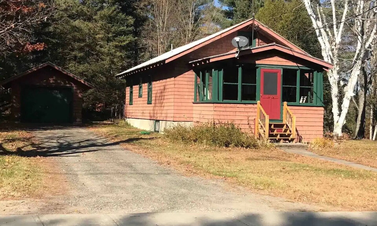 North Creek House | Cozy Central Adirondack Charmernn