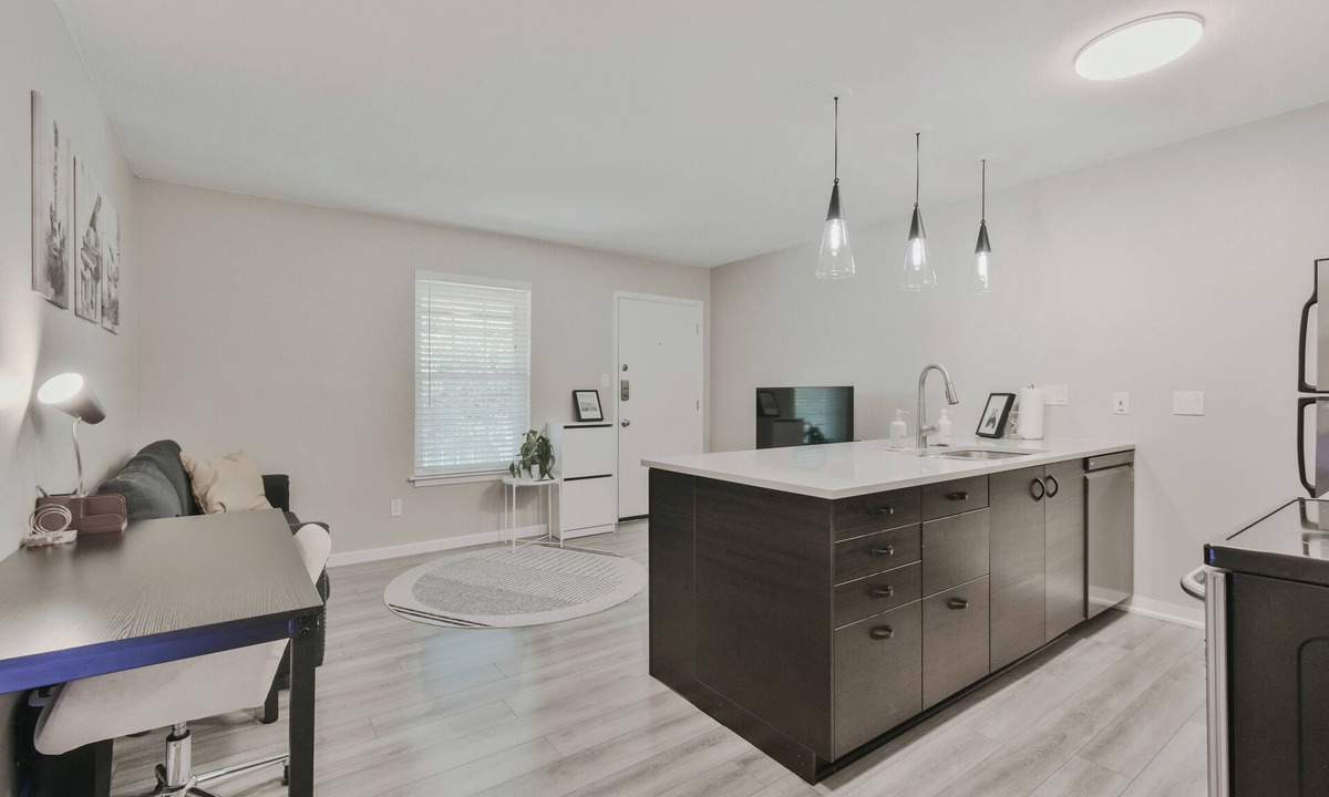 Greater South River City Condo | Cozy Central Austin Getaway, Pool, Wi-Fi, Free Parking, Near Downtown, So Co.