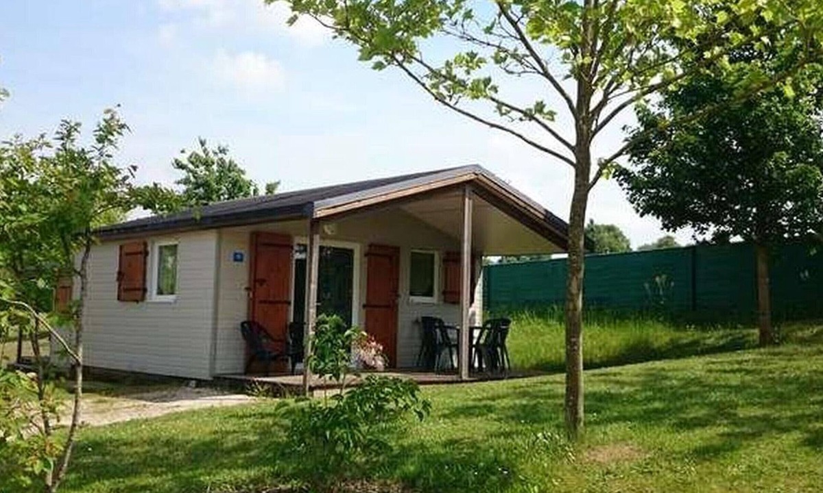 Chemille-sur-Indrois Ski Chalet | Cozy Chalet for 4 with Terrace