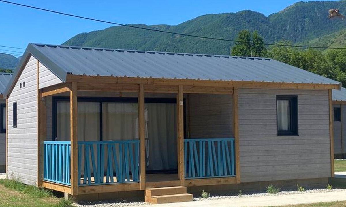 Les Cabannes Ski Chalet | Cozy chalet for 4 with terrace