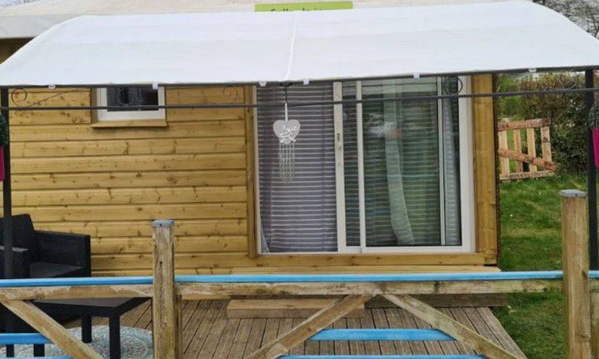 Les Grandes-Ventes Ski Chalet | Cozy chalet with terrace for 2 guests