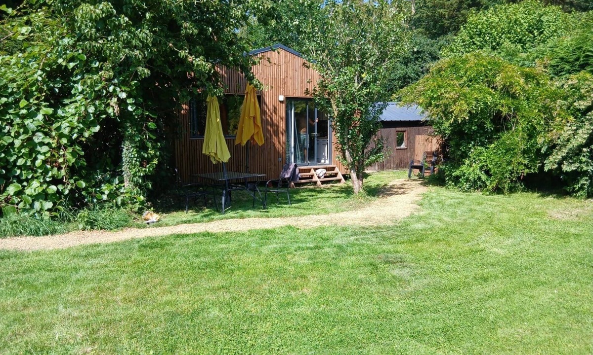 Cavan Ski Chalet | Cozy chalet in charming Cavan with AC