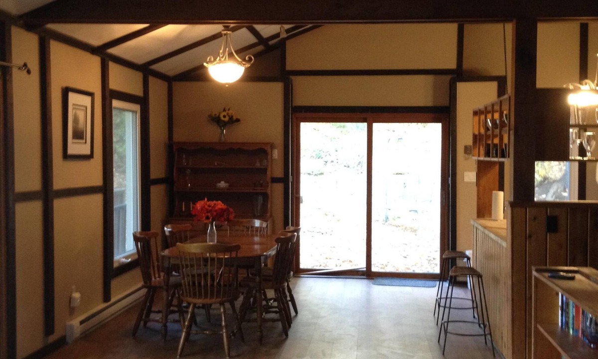 Oro-Medonte Ski Chalet | Cozy Chalet In Horseshoe Valley