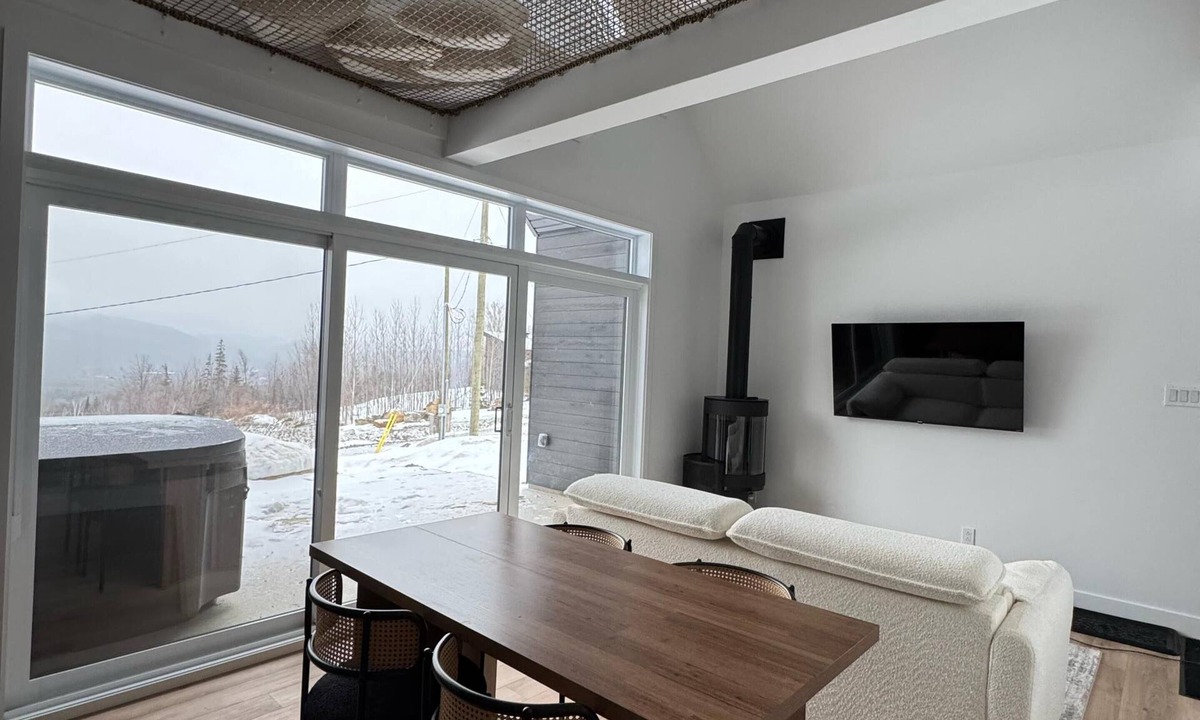 Saint Come Ski Chalet | Cozy Chalet Near Val St-Côme | Sleeps 5 | Fireplace & Nature Retreat