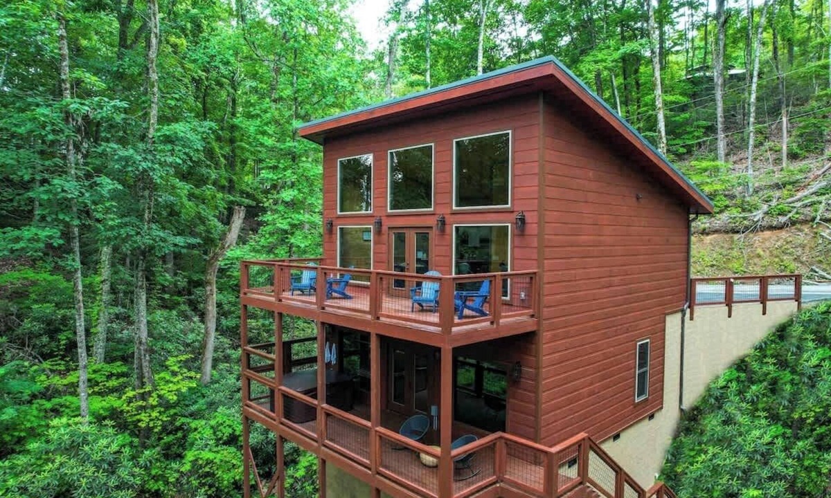 Chalet Village Ski Chalet | Cozy Chalet with Hot Tub Near Downtown