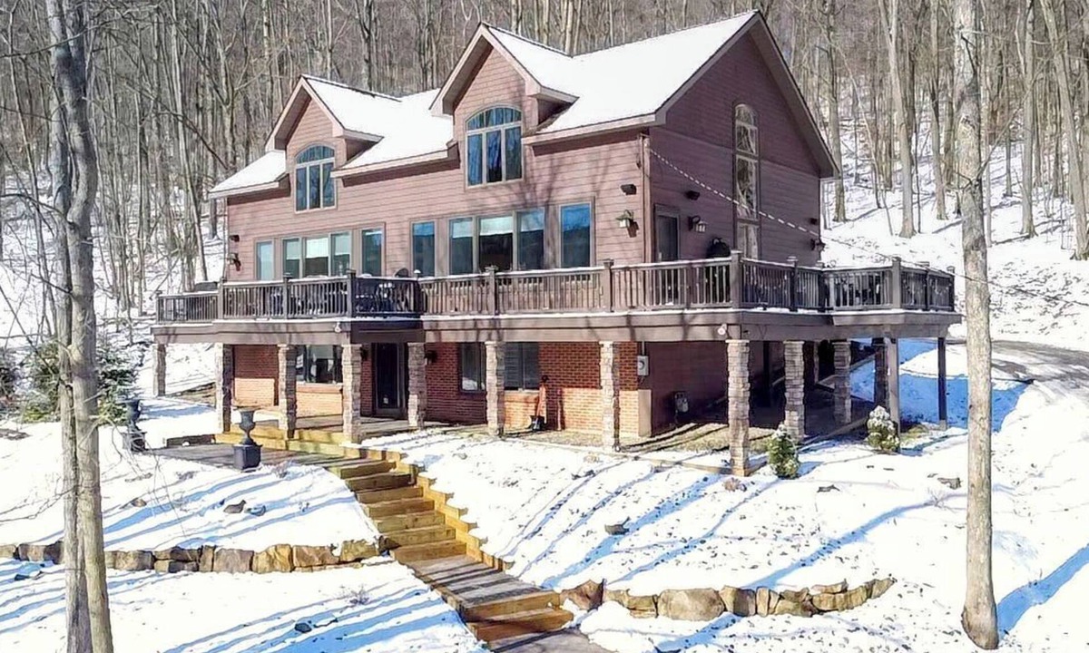 Ellicottville Ski Chalet | Cozy chalet with stunning views. Steps to slopes, ropes, golf and hiking trails