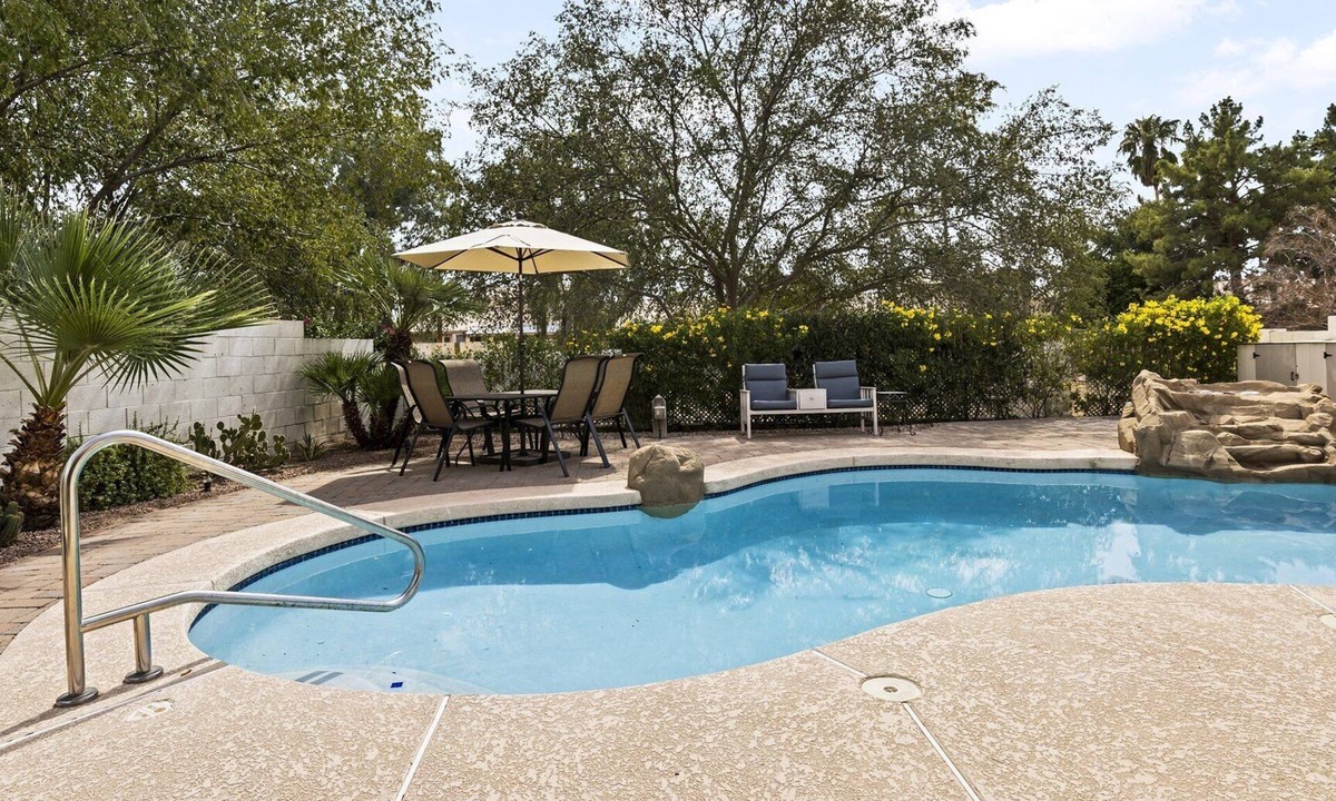 Provinces Master Community House | Cozy Chandler home with private pool!