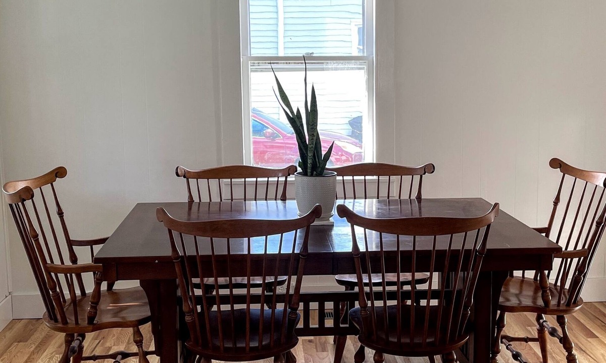 Chatham House | Cozy Chatham Retreat