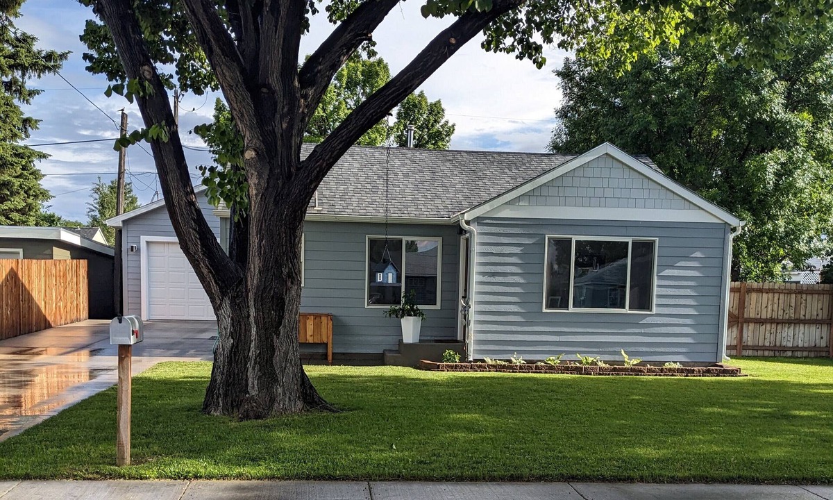 Worland House | Cozy, cheerful house