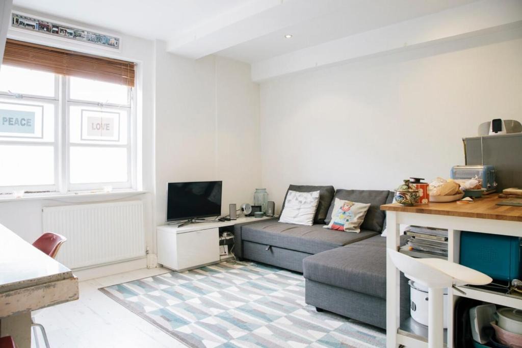 Ferndale Apartment | Cozy Chic 1-Bed Brixton pad