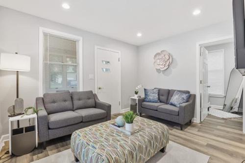 St. Charles House | Cozy Chic 4BD 2BA Home in St Charles