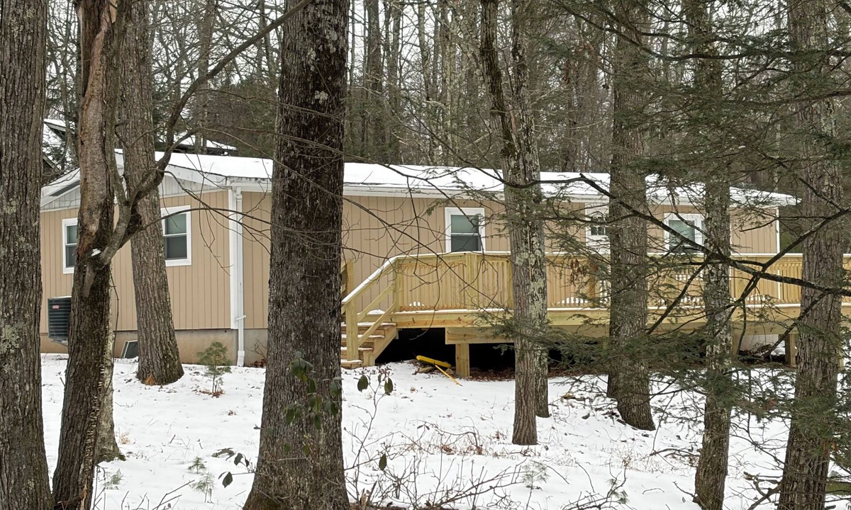 Tafton House | Cozy &Chic home nestled on a quiet tranquil block