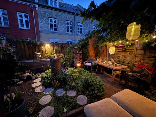 Copenhagen K House | Cozy City Center Chambers with Kitchen and Garden
