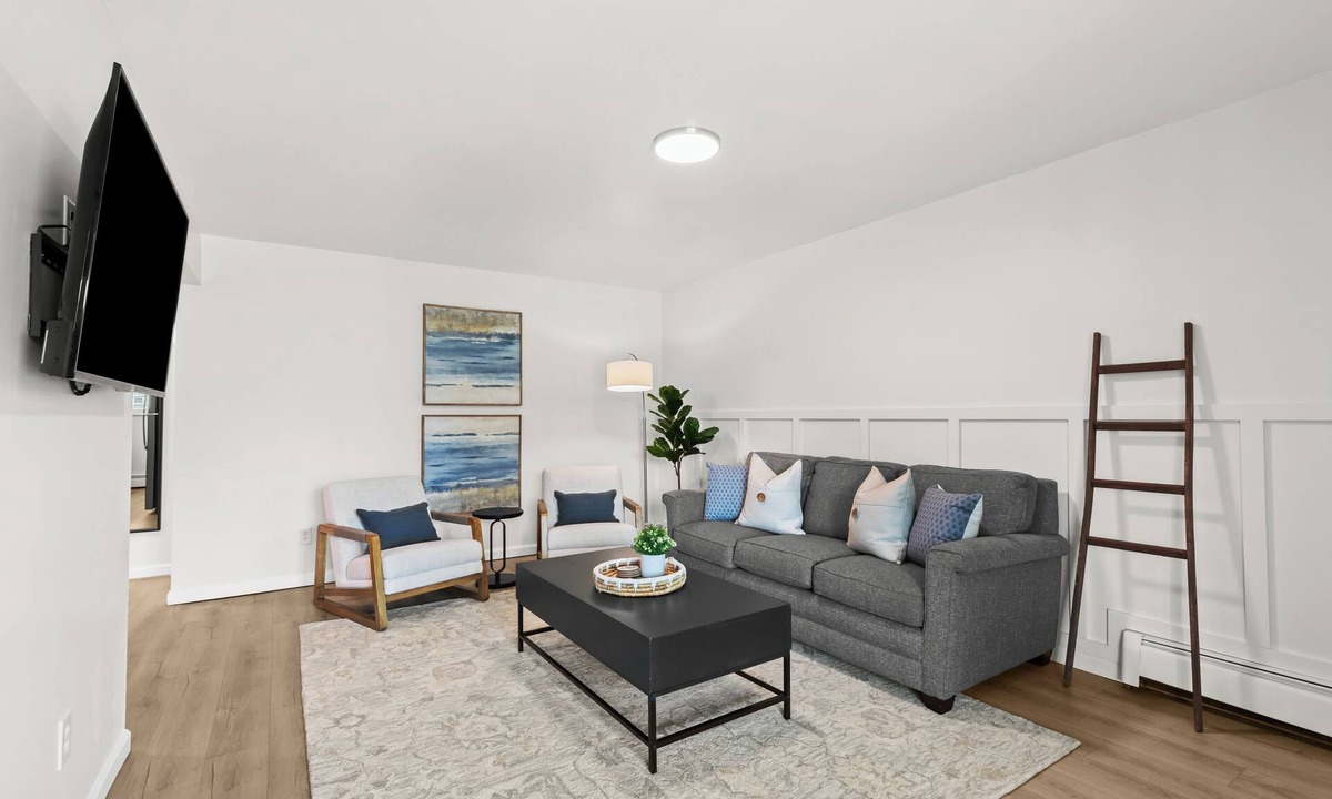 Mount Clemens Apartment | Cozy & Clean 2nd Floor Apt. - King Bed | Workspace