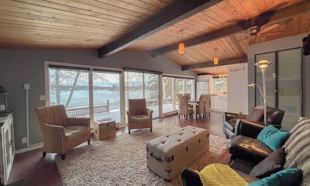 Christopher Lake Cabin | Cozy, Clean Lakefront Cabin on Emma Lake