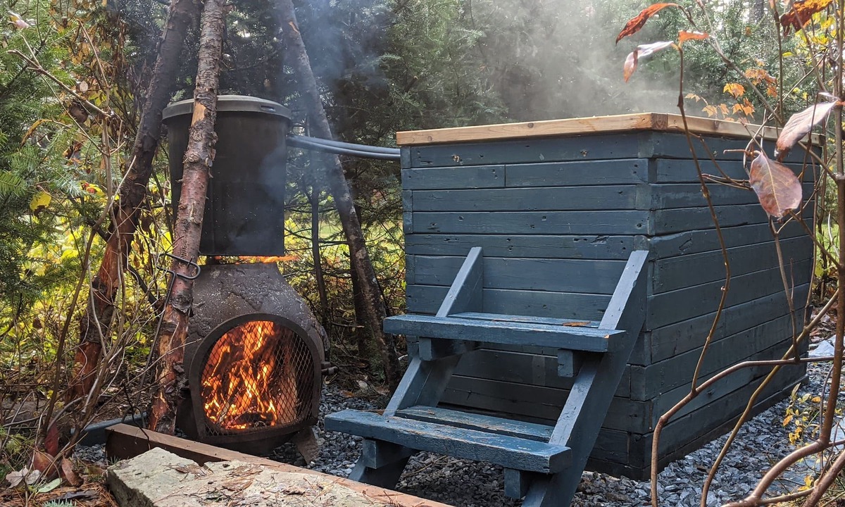 Lantier Apartment | Cozy, clean studio in the woods, with hot-tub