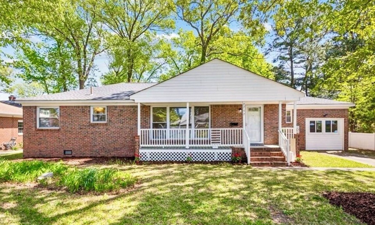 Camellia Shores House | Cozy, Coastal 3-bedroom house in Norfolk!