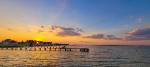 Port Alto House | Cozy Coastal Retreat