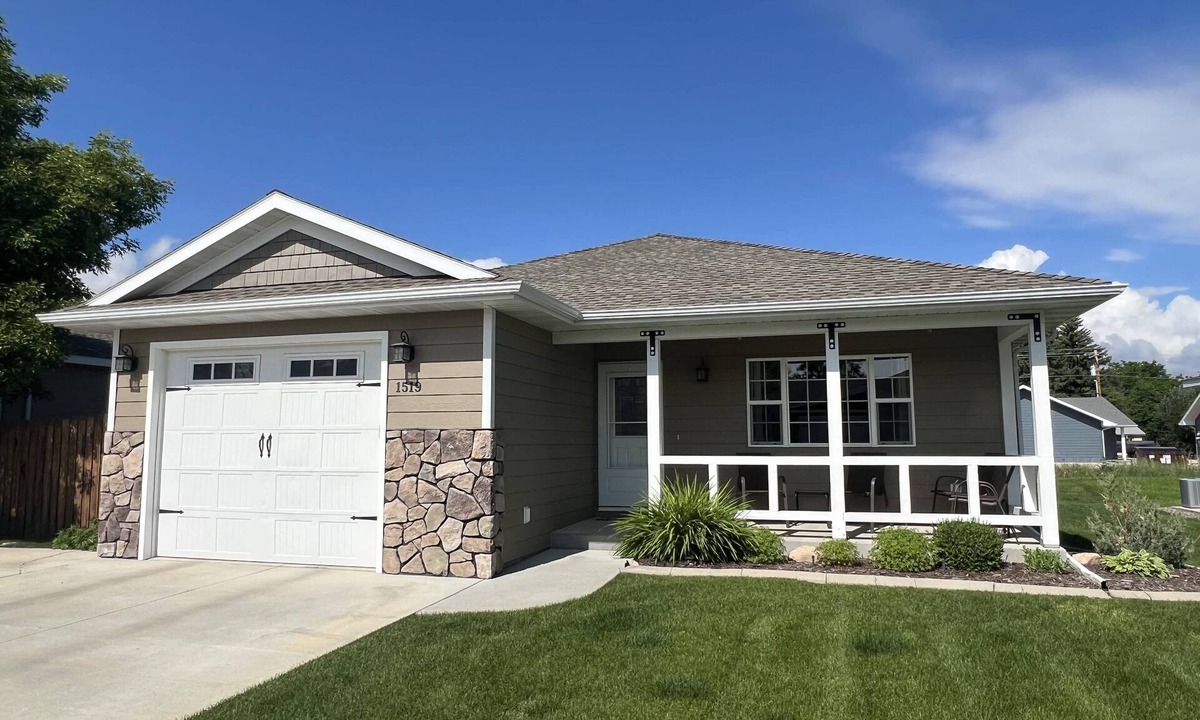 Cody House | Cozy Cody cul-de-sac home! Sleeps 6.