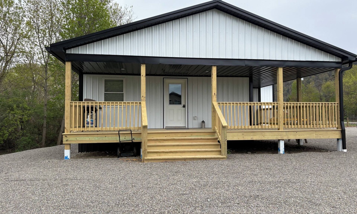 Bath House | Cozy Cohocton River Getaway