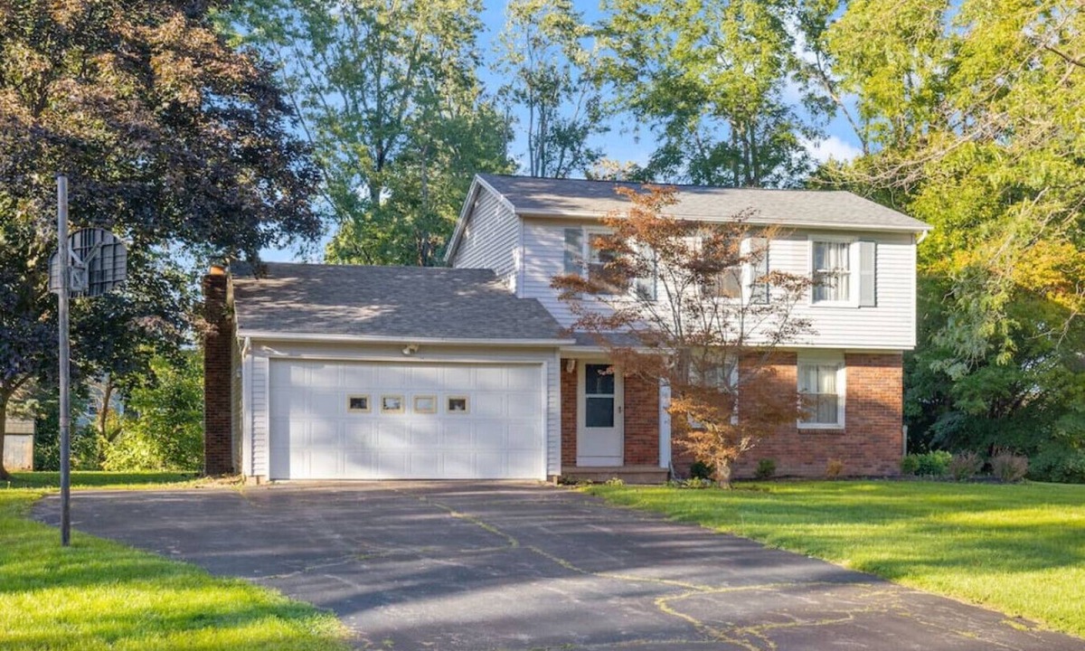 Chili Center House | Cozy Colonial in Chili- 3 BDRM!