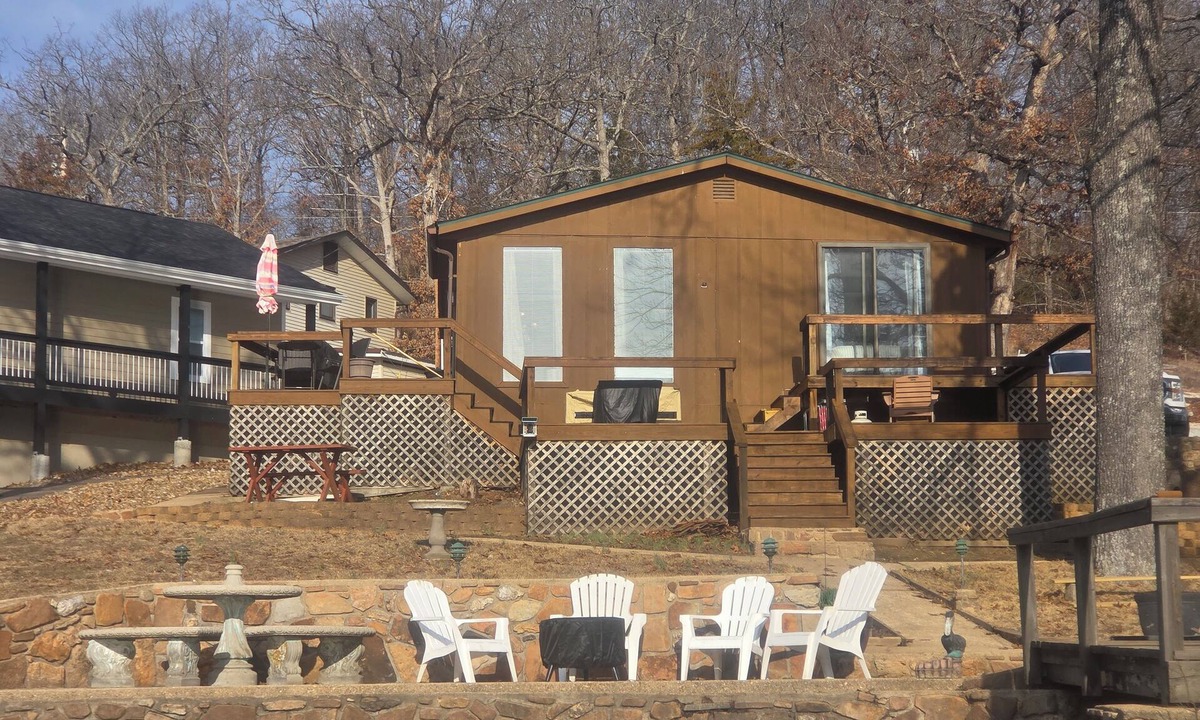 Sunrise Beach Cottage | Cozy comfort, dockside days, and sunsets just outside your door.