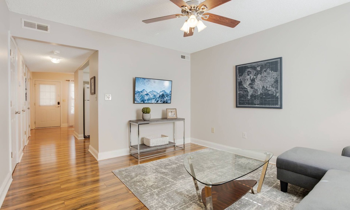 Dunean House | Cozy, Comfortable 2/1.5 Condo! Queen Beds, Fully Stocked Kitchen