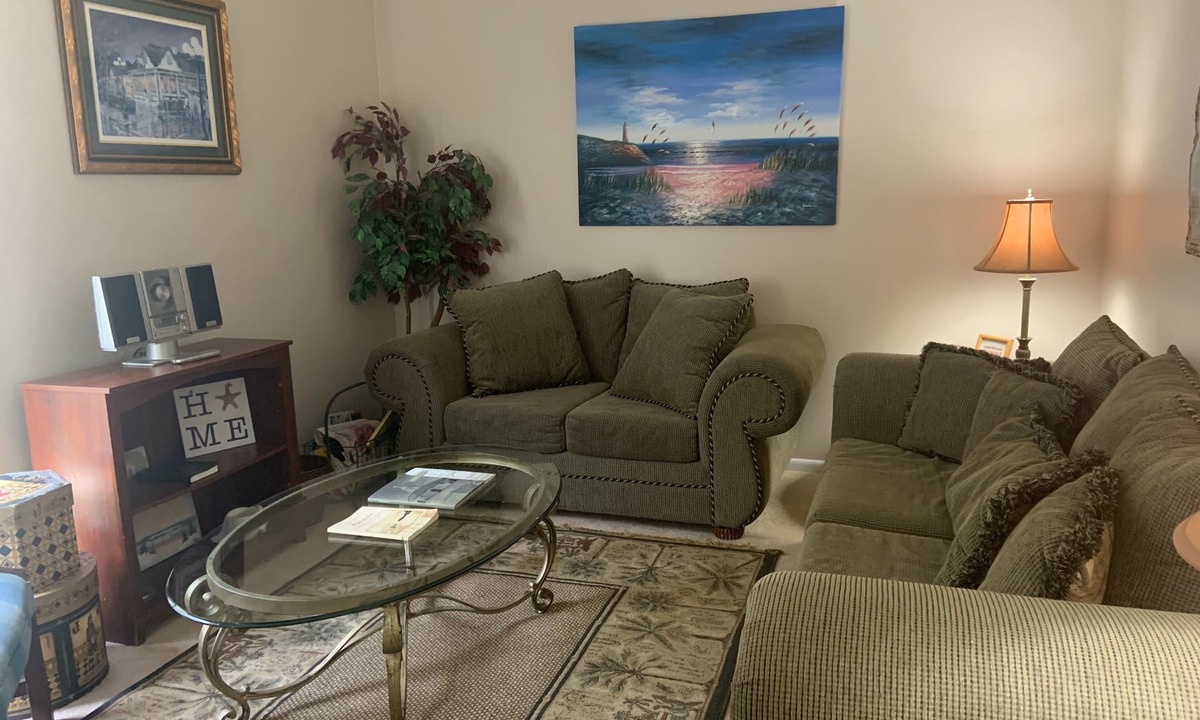 Scenic Heights House | Cozy, comfortable and convenient