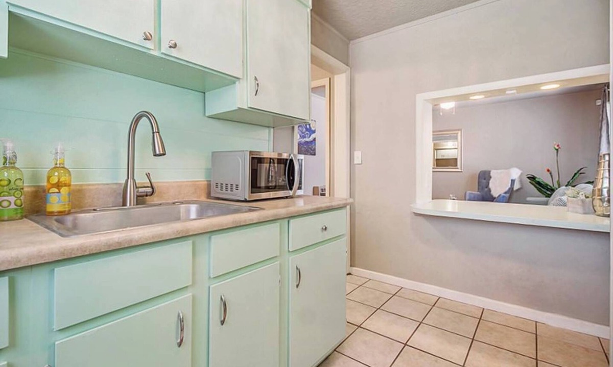 Central Oklahoma City Apartment | Cozy & Comfy - Few blocks away from Plaza District