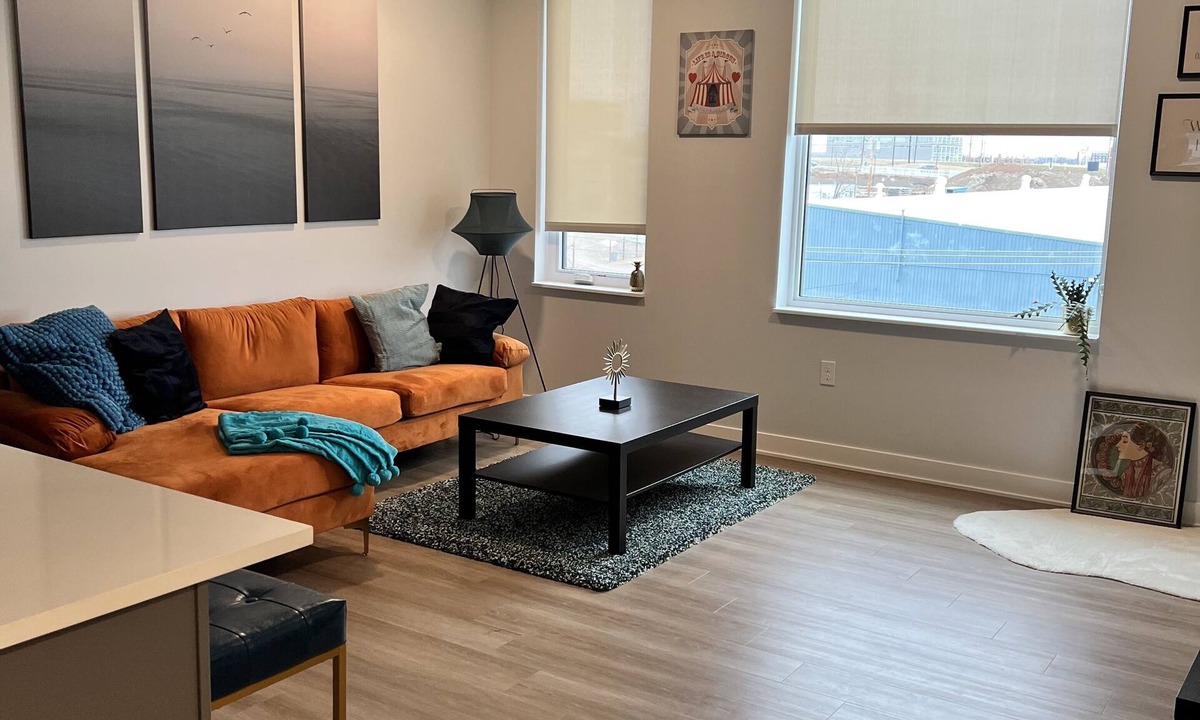 Midtown Apartment | Cozy & Comfy