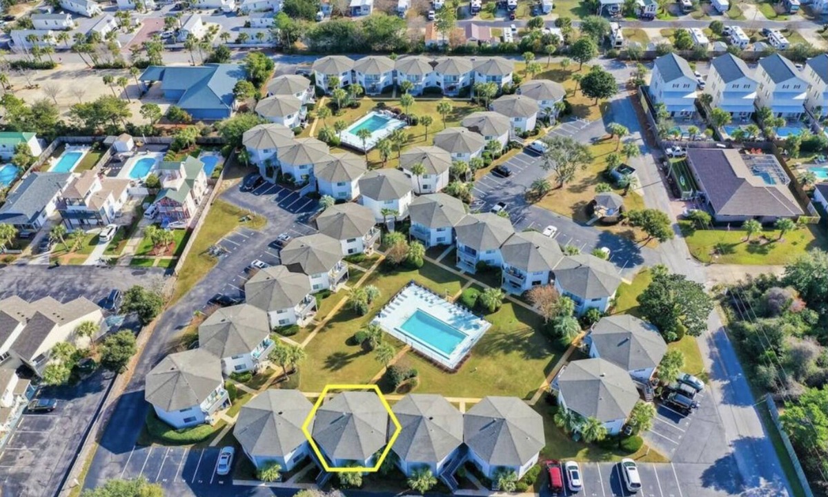 Miramar Beach Condo | Cozy Condo Short Walk to the Beach