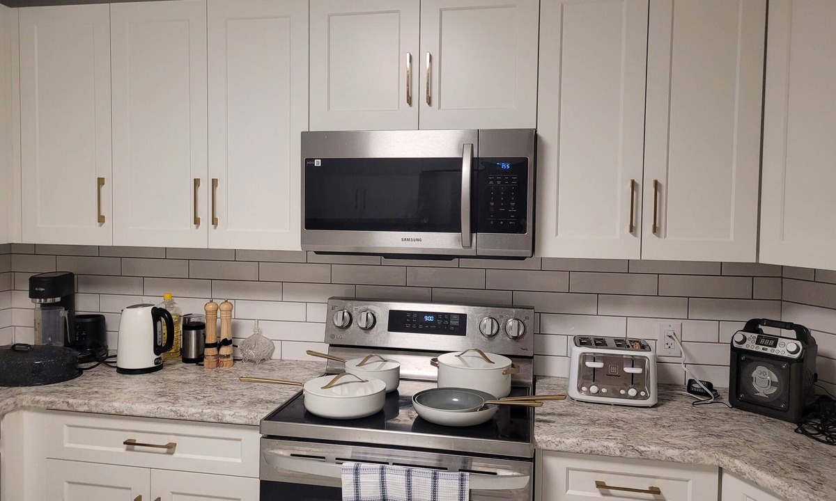 Kitchener House | Cozy Condo Townhome