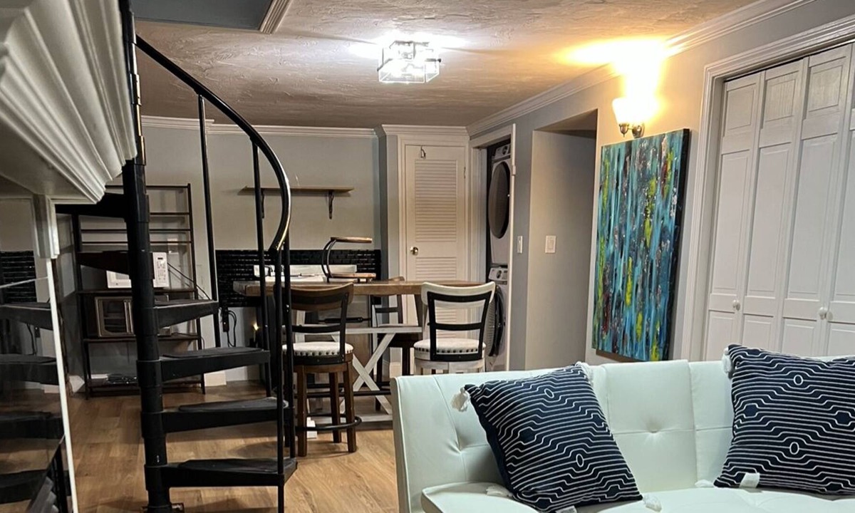 Dorchester Condo | Cozy Condo w/ Housekeeping Service