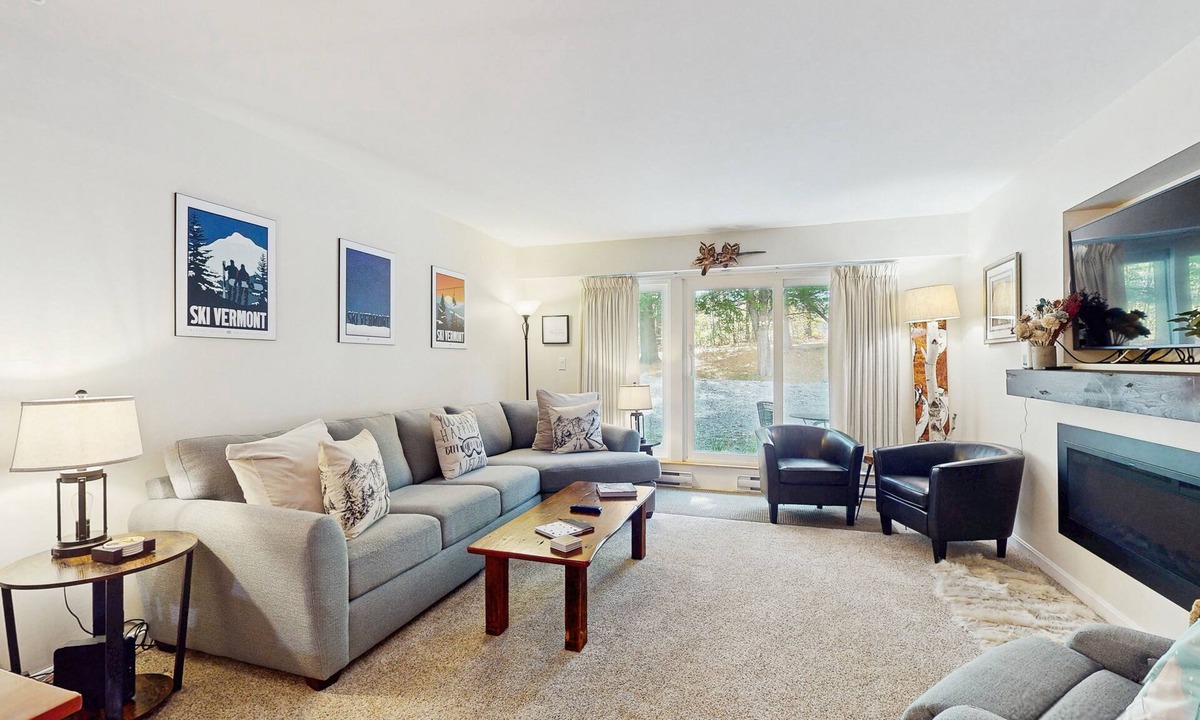 Killington Condo | Cozy condo w/mountain, ski & golf views, patio, pool & hot tub