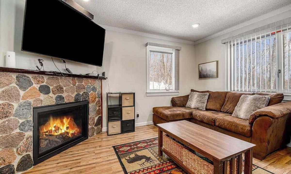 Harbor Springs Condo | Cozy Condo with Shared Pool & Tennis, Fast WiFi, Private Deck & Gas Fireplace