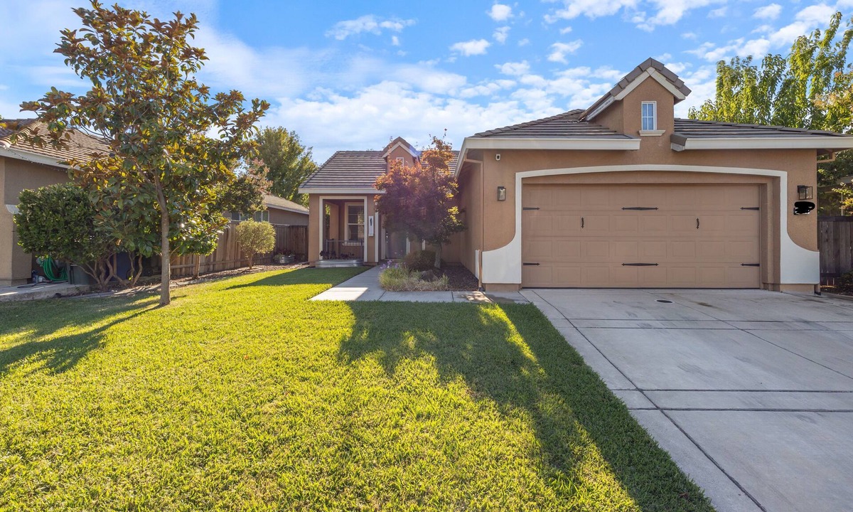 Regency Park House | Cozy & Contemporary Sacramento Gateaway