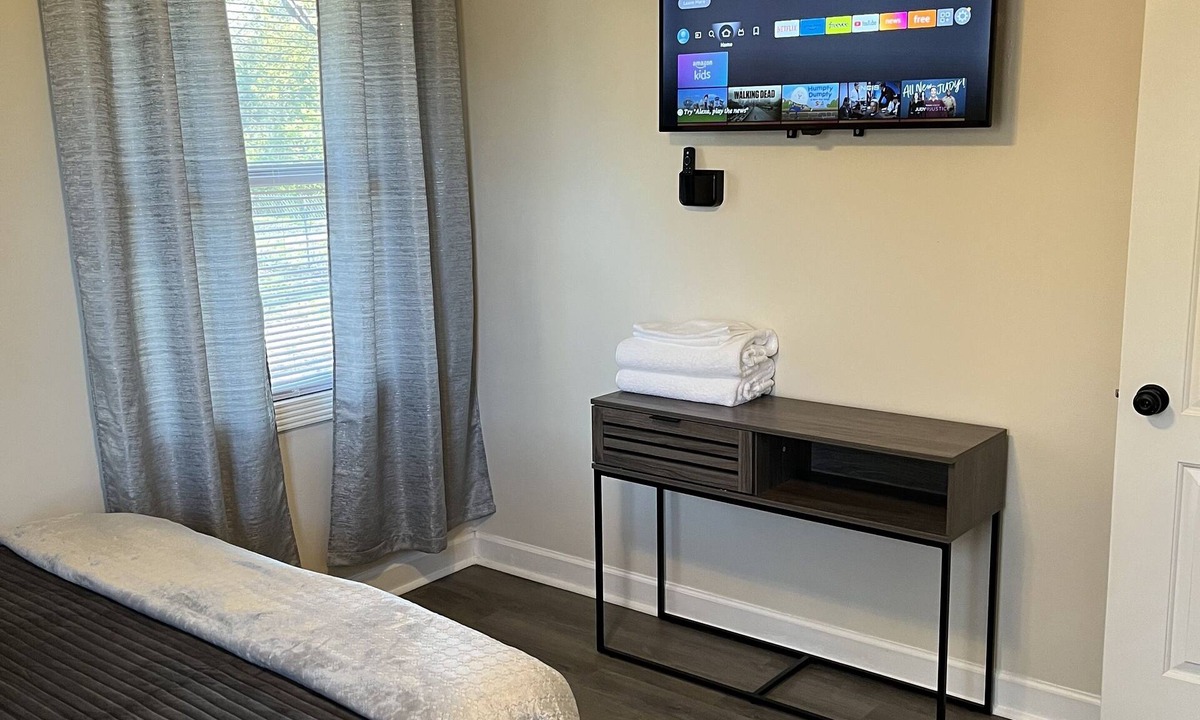 Saxon House | Cozy Convenience in Spartanburg